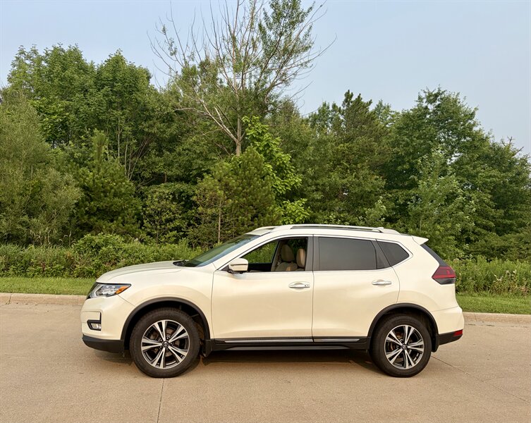 2018 Nissan Rogue S - Photo 6 - Brunswick, OH 44212