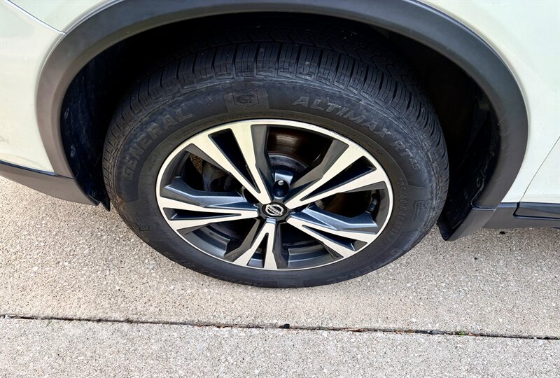 2018 Nissan Rogue S - Photo 13 - Brunswick, OH 44212