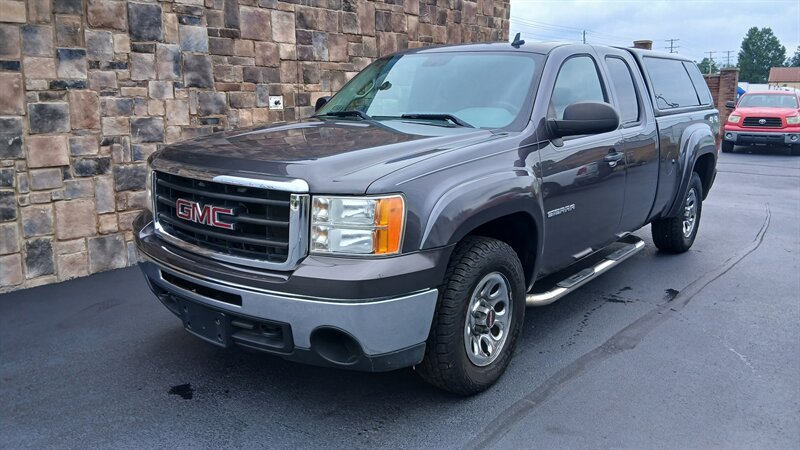 2011 GMC Sierra 1500 SL Extend cab - Photo 9 - Brunswick, OH 44212
