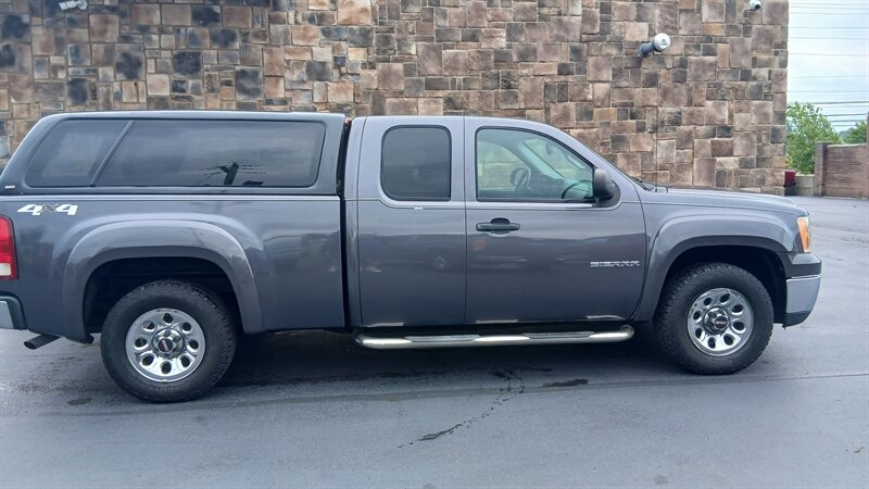 2011 GMC Sierra 1500 SL Extend cab - Photo 8 - Brunswick, OH 44212