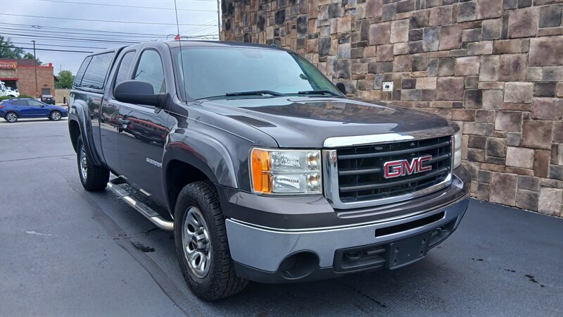 2011 GMC Sierra 1500 SL  Extend cab - Photo 1 - Brunswick, OH 44212