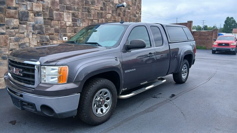 2011 GMC Sierra 1500 SL Extend cab - Photo 11 - Brunswick, OH 44212