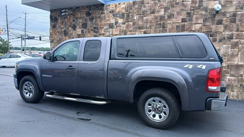 2011 GMC Sierra 1500 SL Extend cab - Photo 27 - Brunswick, OH 44212