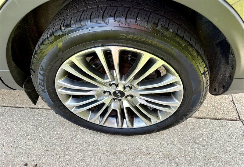 2017 Lincoln MKX Reserve - Photo 13 - Brunswick, OH 44212