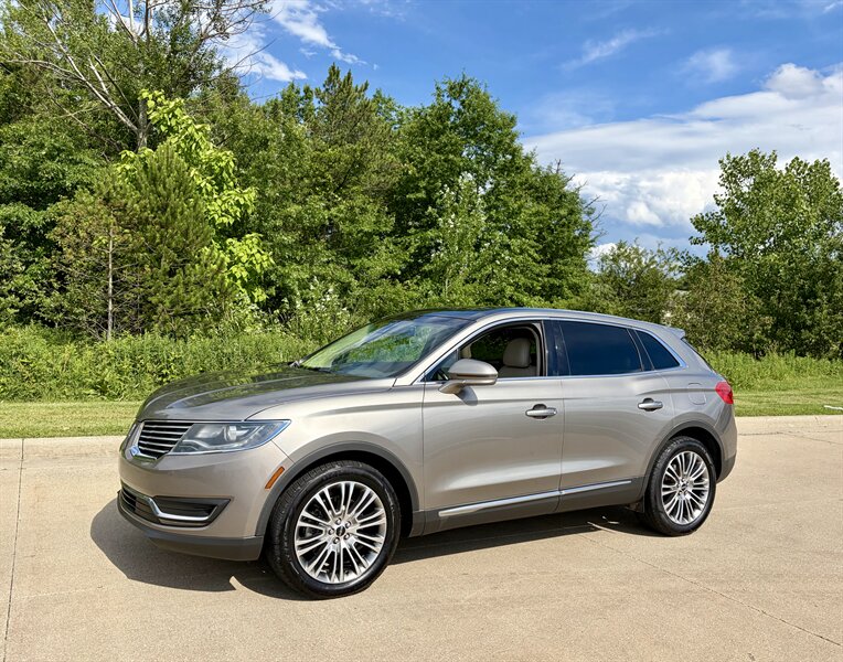 2017 Lincoln MKX Reserve - Photo 3 - Brunswick, OH 44212