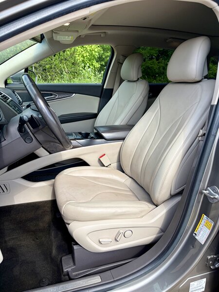 2017 Lincoln MKX Reserve - Photo 7 - Brunswick, OH 44212