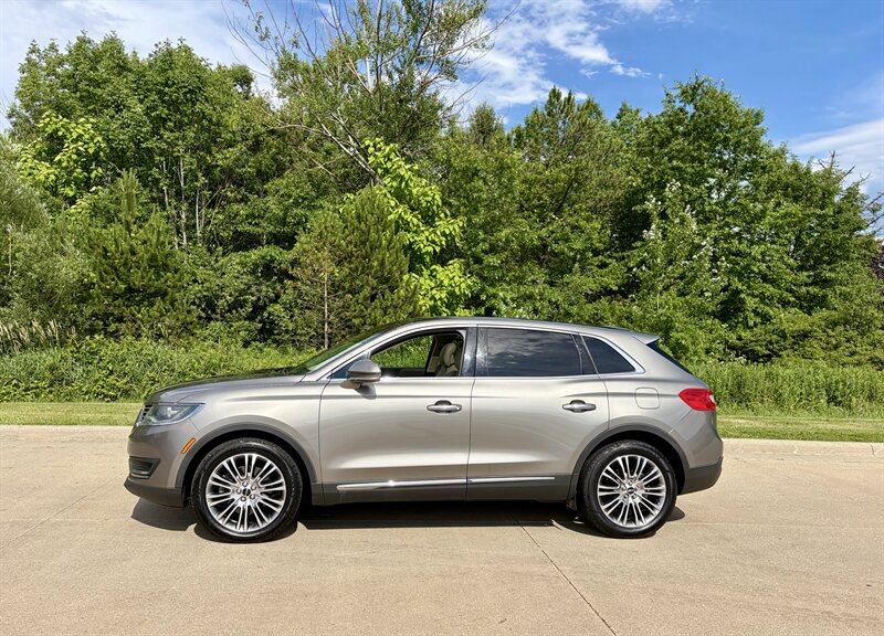 2017 Lincoln MKX Reserve - Photo 6 - Brunswick, OH 44212
