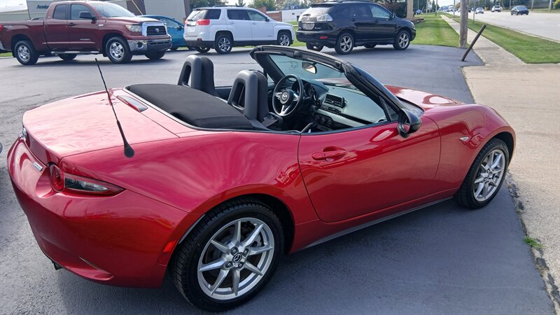 2016 Mazda MX-5 Miata Sport - Photo 9 - Brunswick, OH 44212