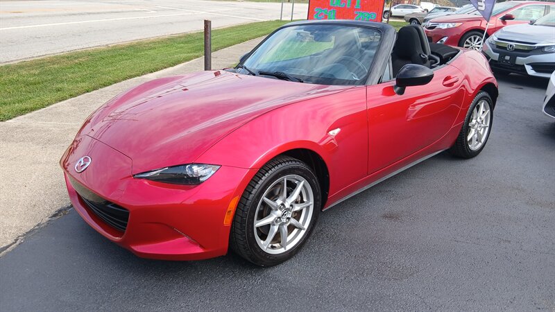 2016 Mazda MX-5 Miata Sport - Photo 4 - Brunswick, OH 44212