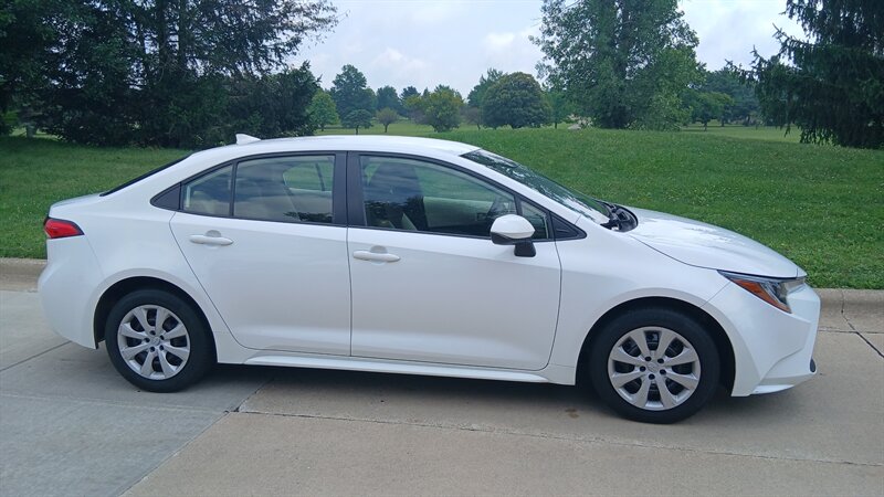 2020 Toyota Corolla LE - Photo 7 - Brunswick, OH 44212