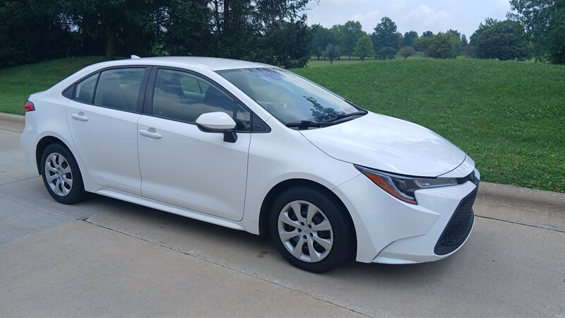 2020 Toyota Corolla LE - Photo 3 - Brunswick, OH 44212