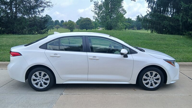 2020 Toyota Corolla LE - Photo 6 - Brunswick, OH 44212