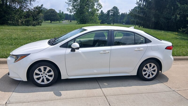 2020 Toyota Corolla LE - Photo 20 - Brunswick, OH 44212