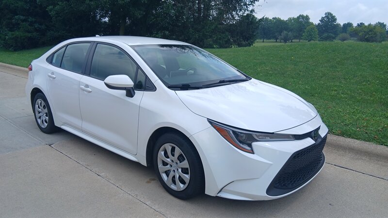 2020 Toyota Corolla LE - Photo 9 - Brunswick, OH 44212