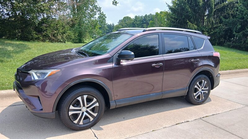 2017 Toyota RAV4 LE   - Photo 1 - Brunswick, OH 44212