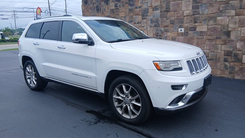 2014 Jeep Grand Cherokee Summit - Photo 2 - Brunswick, OH 44212
