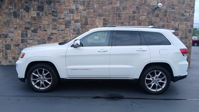 2014 Jeep Grand Cherokee Summit - Photo 25 - Brunswick, OH 44212