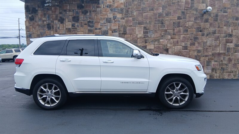 2014 Jeep Grand Cherokee Summit - Photo 7 - Brunswick, OH 44212