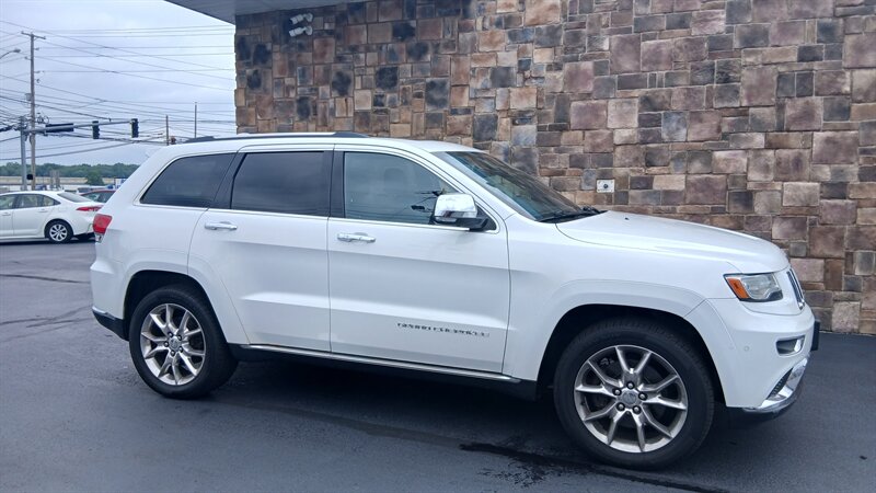 2014 Jeep Grand Cherokee Summit - Photo 8 - Brunswick, OH 44212