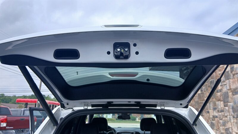 2014 Jeep Grand Cherokee Summit - Photo 34 - Brunswick, OH 44212