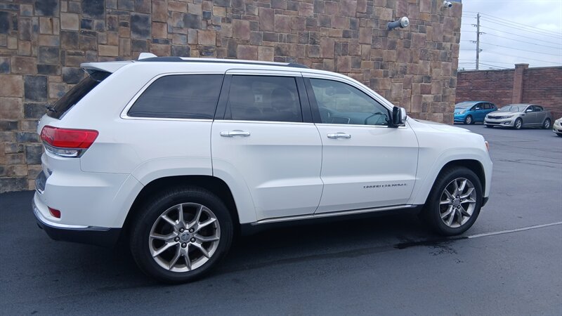 2014 Jeep Grand Cherokee Summit - Photo 13 - Brunswick, OH 44212
