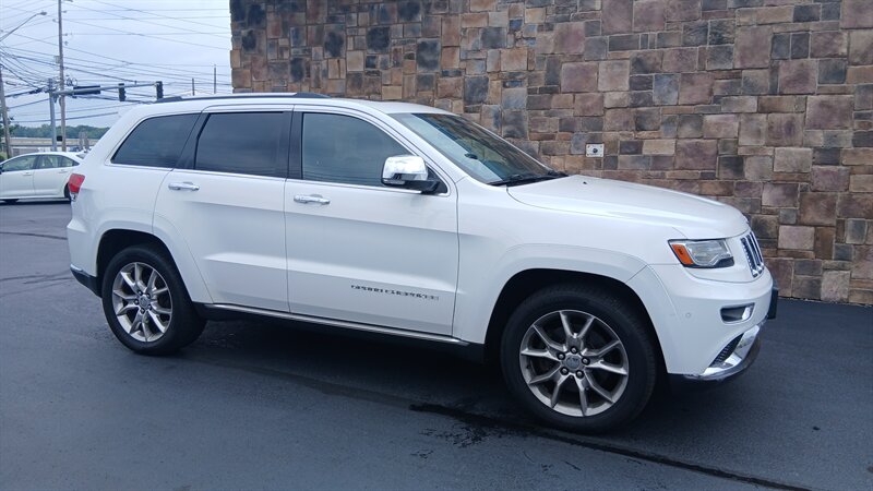 2014 Jeep Grand Cherokee Summit - Photo 9 - Brunswick, OH 44212