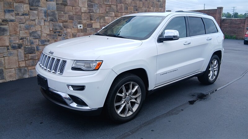 2014 Jeep Grand Cherokee Summit - Photo 14 - Brunswick, OH 44212