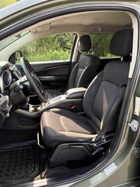 2016 Dodge Journey SE - Photo 4 - Brunswick, OH 44212