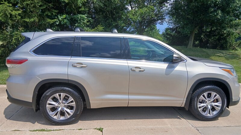 2015 Toyota Highlander LE - Photo 42 - Brunswick, OH 44212
