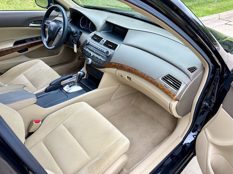 2008 Honda Accord EX - Photo 8 - Brunswick, OH 44212