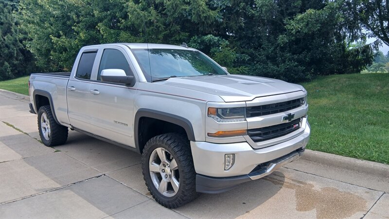 2018 Chevrolet Silverado 1500 LT - Photo 10 - Brunswick, OH 44212