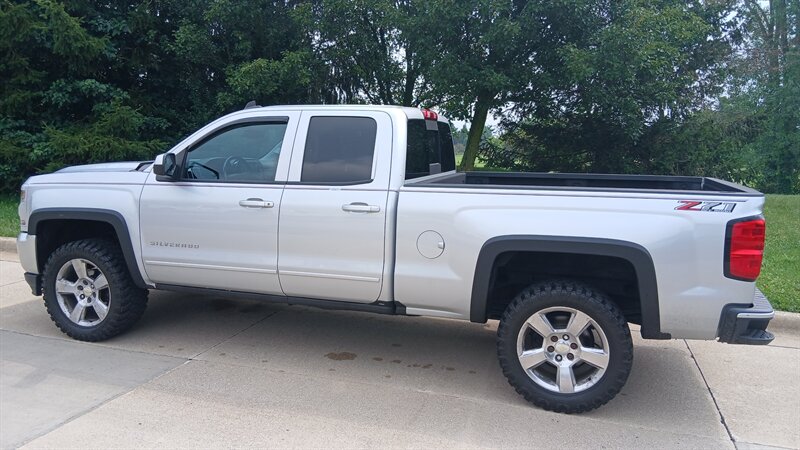 2018 Chevrolet Silverado 1500 LT - Photo 21 - Brunswick, OH 44212