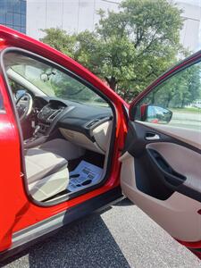 2013 Ford Focus SE - Photo 14 - Thomasville, NC 27360
