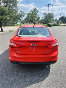 2013 Ford Focus SE - Photo 6 - Thomasville, NC 27360