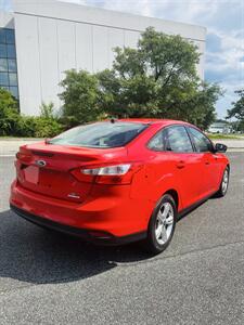 2013 Ford Focus SE - Photo 5 - Thomasville, NC 27360
