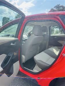 2013 Ford Focus SE - Photo 13 - Thomasville, NC 27360