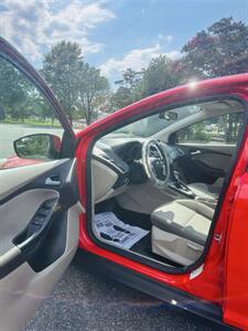 2013 Ford Focus SE - Photo 12 - Thomasville, NC 27360