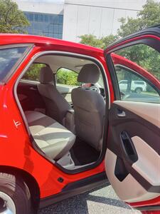 2013 Ford Focus SE - Photo 15 - Thomasville, NC 27360