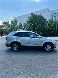 2015 Kia Sorento LX - Photo 4 - Thomasville, NC 27360