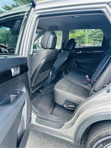 2015 Kia Sorento LX - Photo 10 - Thomasville, NC 27360