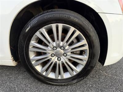 2013 Chrysler 300 Series AWD V6 4D SEDAN - Photo 30 - Thomasville, NC 27360