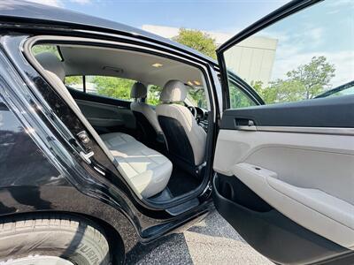 2018 Hyundai ELANTRA SE   - Photo 16 - Thomasville, NC 27360