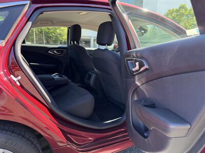 2015 Chrysler 200 Series Limited   - Photo 16 - Thomasville, NC 27360