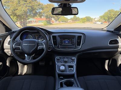 2015 Chrysler 200 Series Limited   - Photo 21 - Thomasville, NC 27360