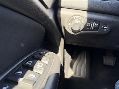 2015 Chrysler 200 Series Limited   - Photo 22 - Thomasville, NC 27360