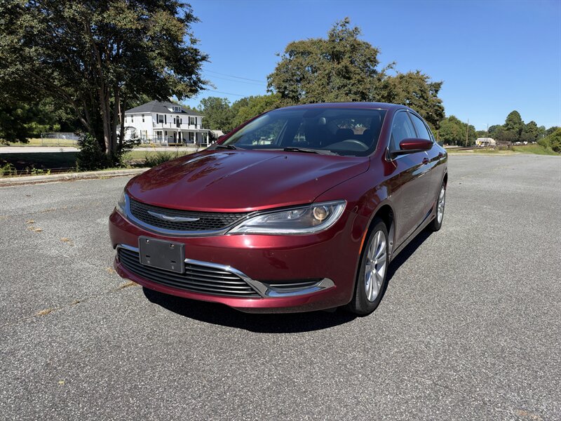 2015 Chrysler 200 Series Limited   - Photo 1 - Thomasville, NC 27360
