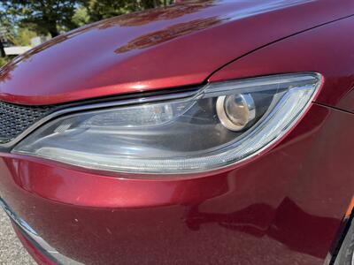 2015 Chrysler 200 Series Limited   - Photo 9 - Thomasville, NC 27360
