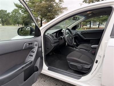 2012 Kia Forte EX - Photo 12 - Thomasville, NC 27360