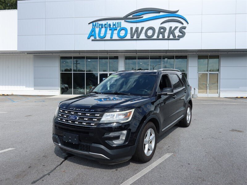 2017 Ford Explorer XLT  