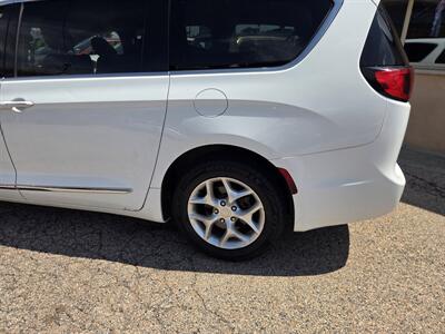 2017 Chrysler Pacifica Touring Plus   - Photo 5 - Philadelphia, PA 19124